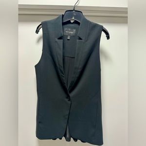 Banana Republic Black Sleeveless Vest Sheer Pleated Back Size 4 Petite